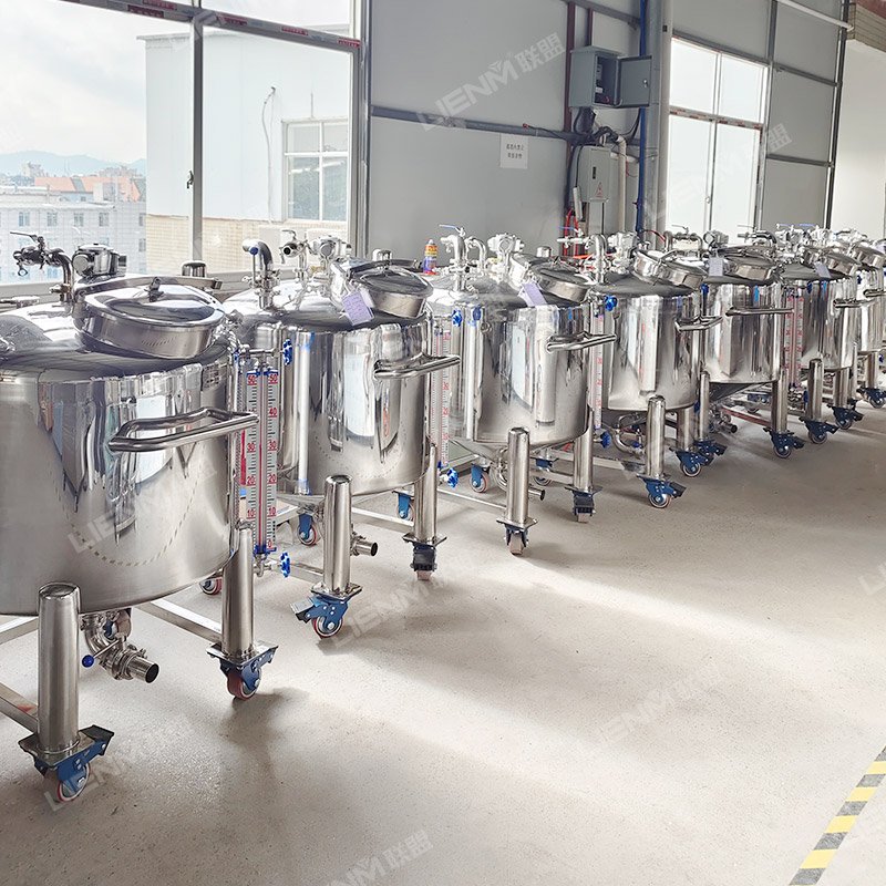 Hot Sale Moveable Perfume Mixing Tank with Liquidometer Agitator Mixer Food Liquid Soap Cosmetic Production Mixer Pneumatic