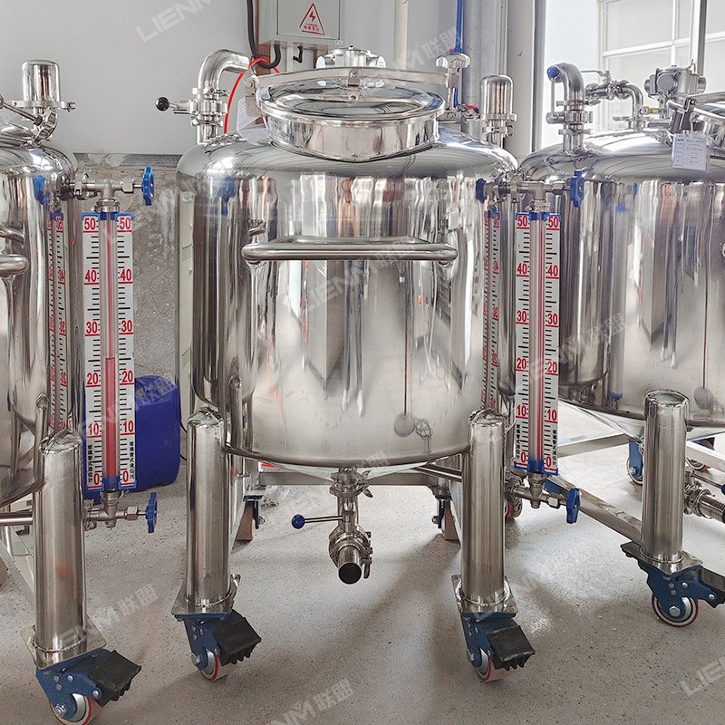 Hot Sale Moveable Perfume Mixing Tank with Liquidometer Agitator Mixer Food Liquid Soap Cosmetic Production Mixer Pneumatic