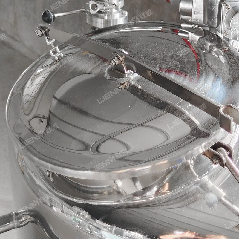 Hot Sale Moveable Perfume Mixing Tank with Liquidometer Agitator Mixer Food Liquid Soap Cosmetic Production Mixer Pneumatic