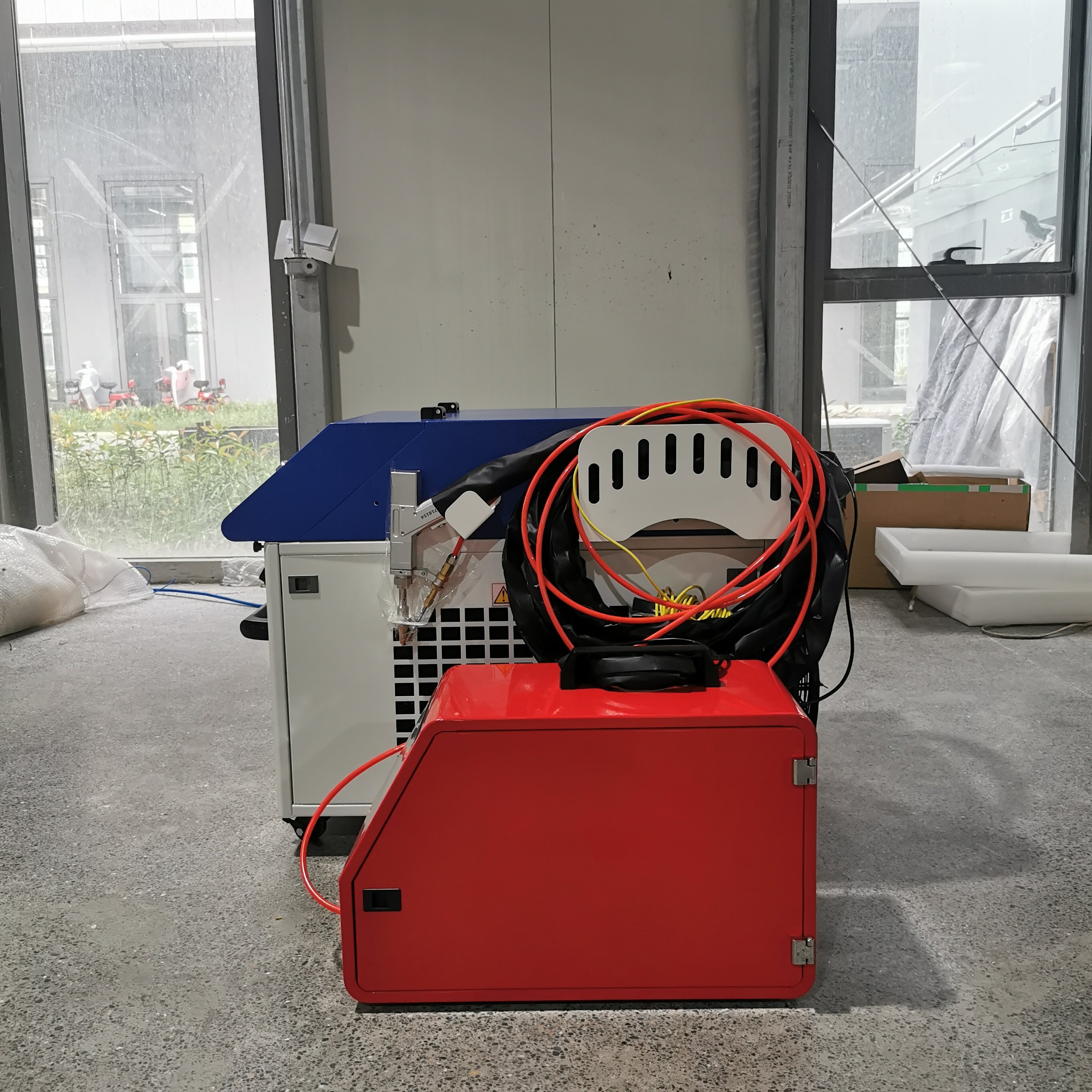 3-in-1 Handheld Fiber Laser Welder 1000w Laser Welding And Cutting Machine For Aluminum and Steel