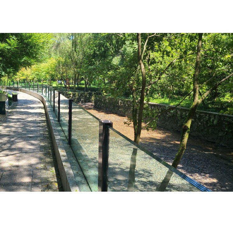Hot selling safety emergency supplies parking lot waterproof guardrails aluminum alloy glass flood control gates
