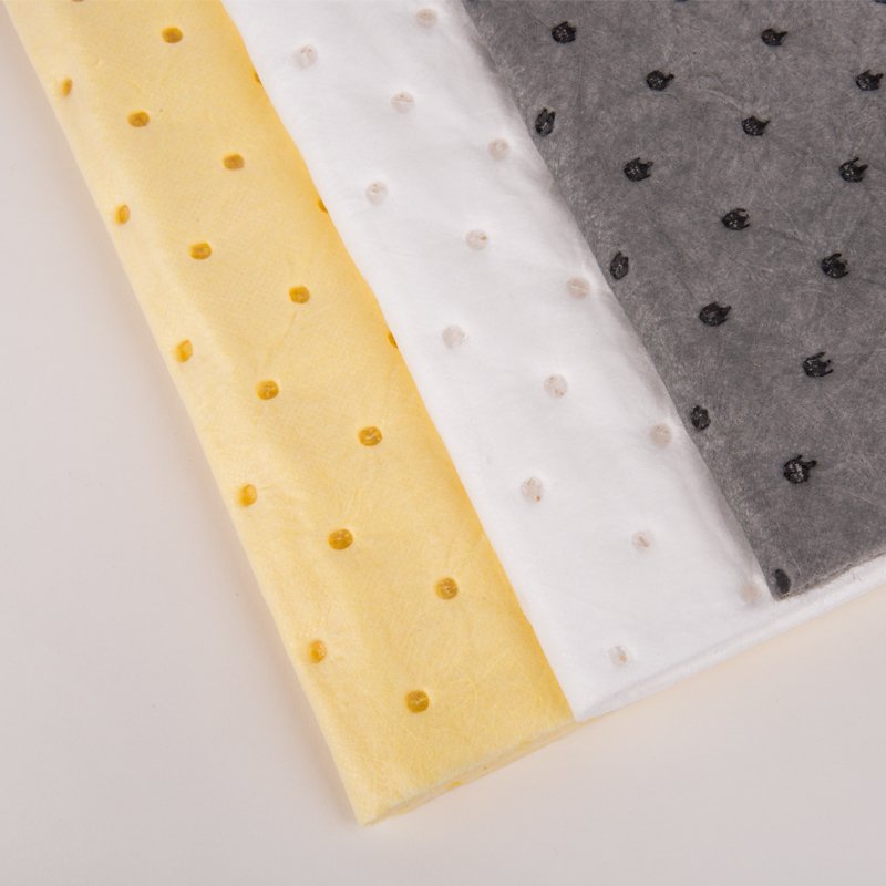 High Absorbency safety Spill Dimpled 2mm Oil Absorbent Pad For Oil Pollution Control