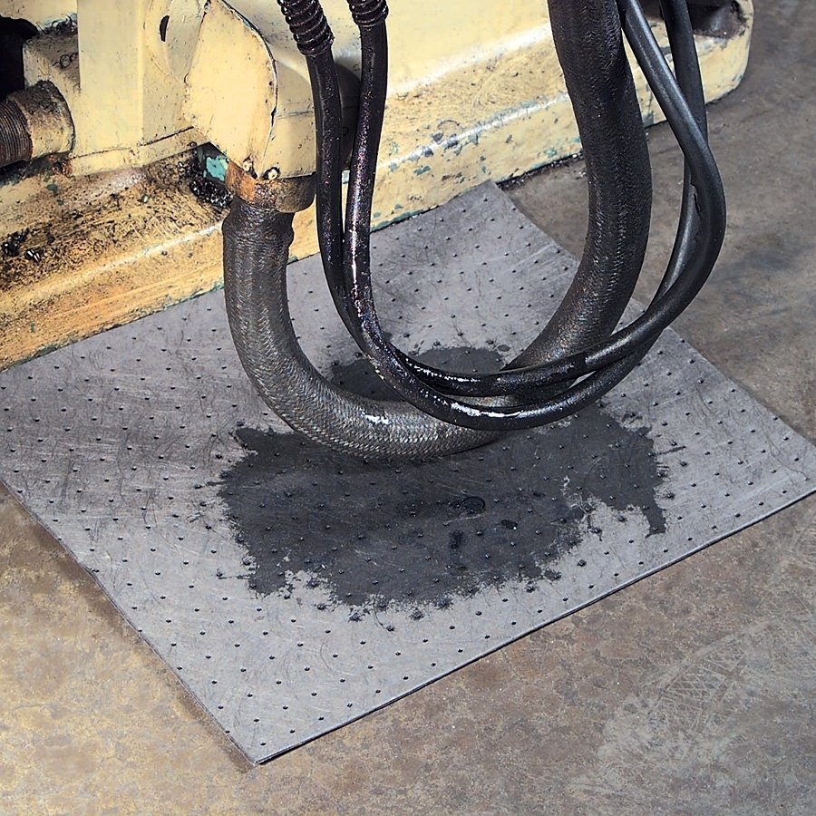High Absorbency safety Spill Dimpled 2mm Oil Absorbent Pad For Oil Pollution Control