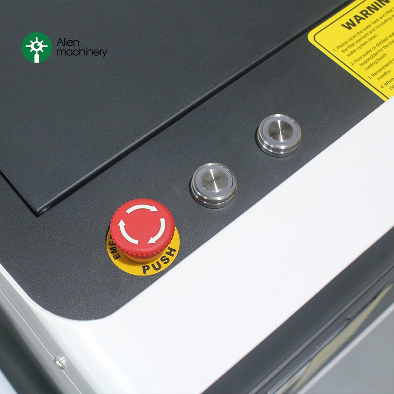 Equipped with Laser Cleaning Gun Laser Derusting Machine 500W Pulse JPT Laser Cleaner