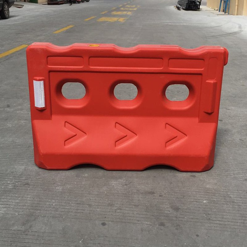 Water Filled Traffic Barrier Strong Tough Rotational Plastic WWater Filled Traffic Barrier Strong Tough Rotational Plastic Water