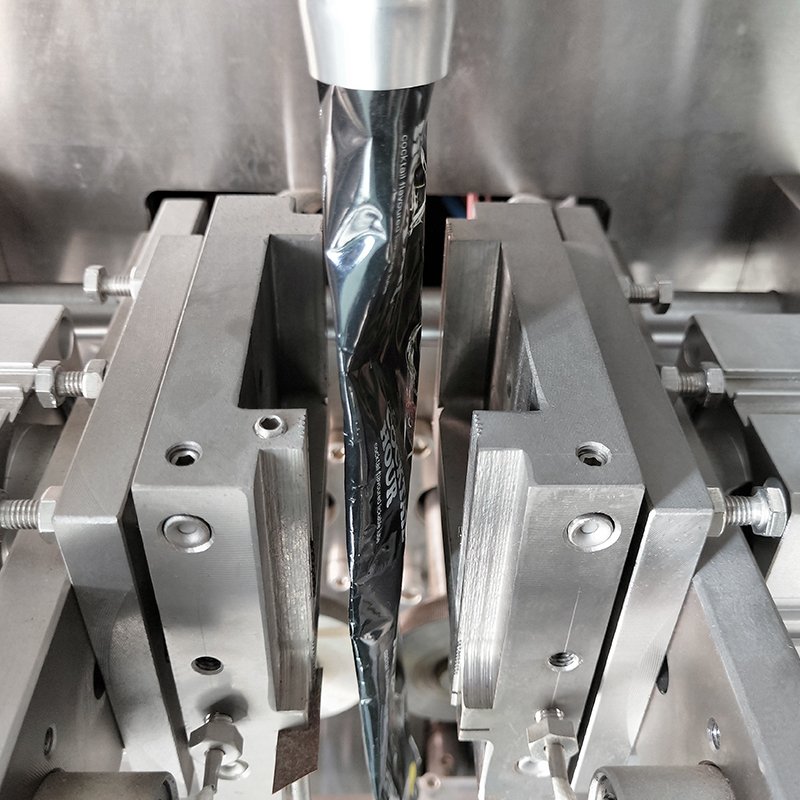 Automatic Vertical Pouch Sachet Water Filling Packing Machine Bag Water Liquid Sachet Packing Filling And Sealing Machine