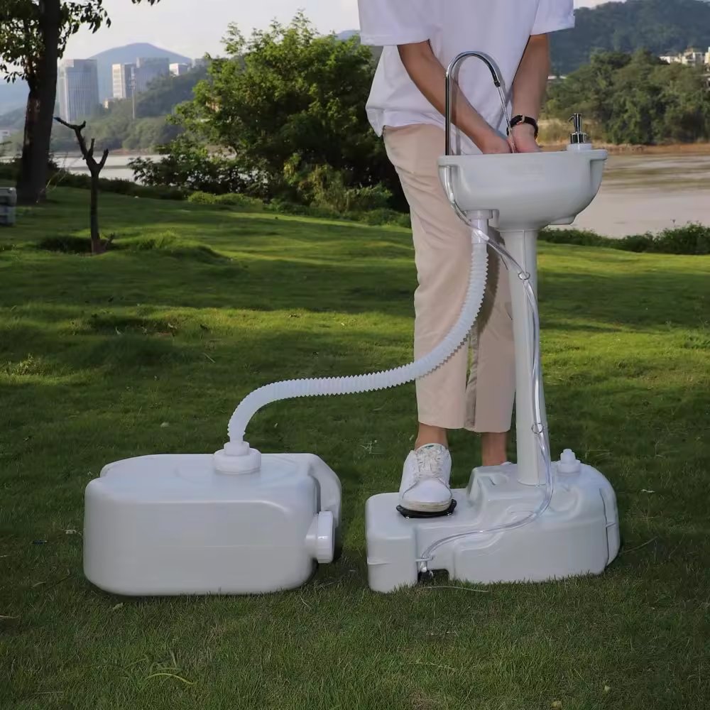 top selling product 2024 medical Multifunctional outdoor face washing and washing, children and adults cleaning with water tank removable