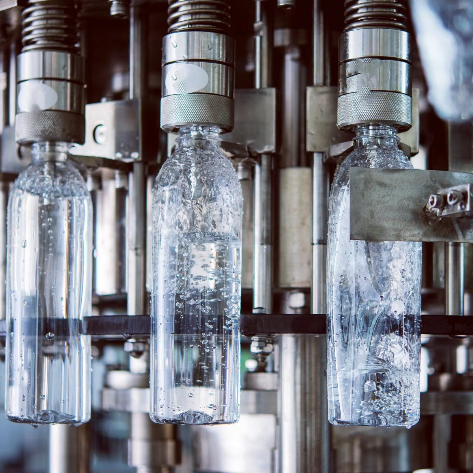 High speed Stainless Steel beer filling equipment Gravity negative Fruit juice Transparent bottle filling machine for sale