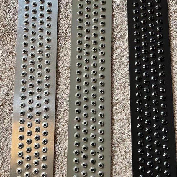 Aluminum stainless steel grip strut stair tread anti slip dimple plate for ladder rungs