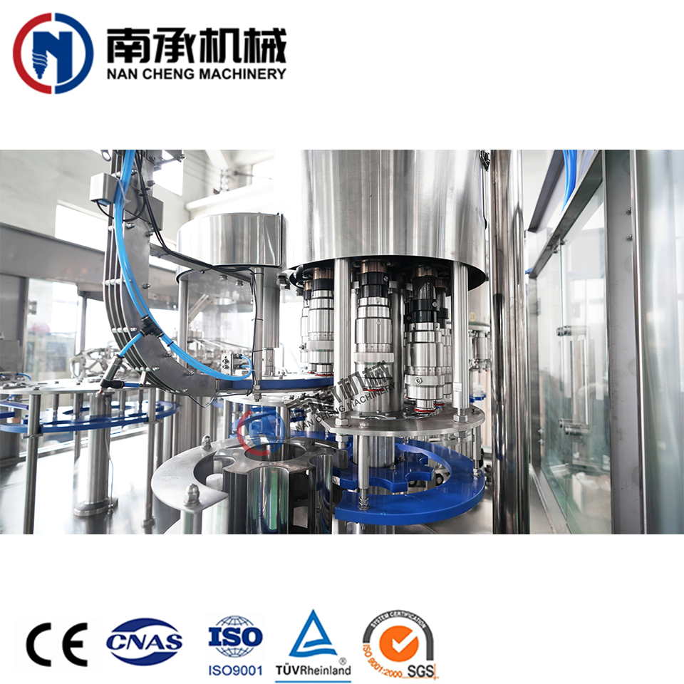Factory price full automatic juice filling and packaging machine equipment for small business