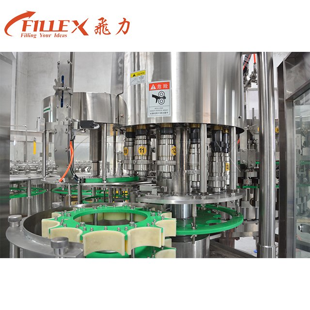 CSD Carbonated Soft Drinks Filling Bottling Filling Machine Line / Carbonated Water packing Machine