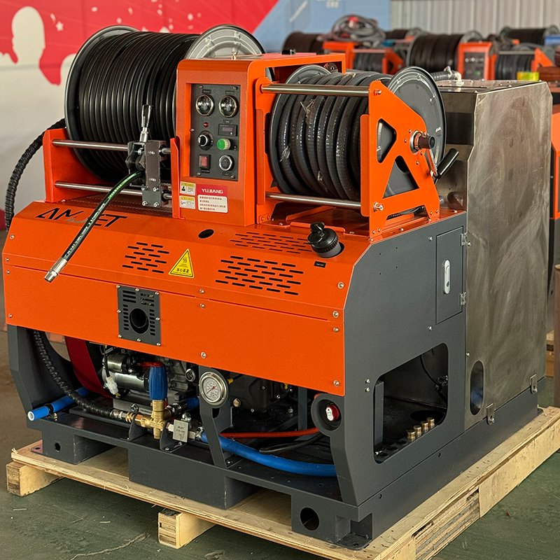 40LPM300Bar remote-controlled gasoline engine high-pressure cleaning machine community pipeline dredging sewer cleaning machine
