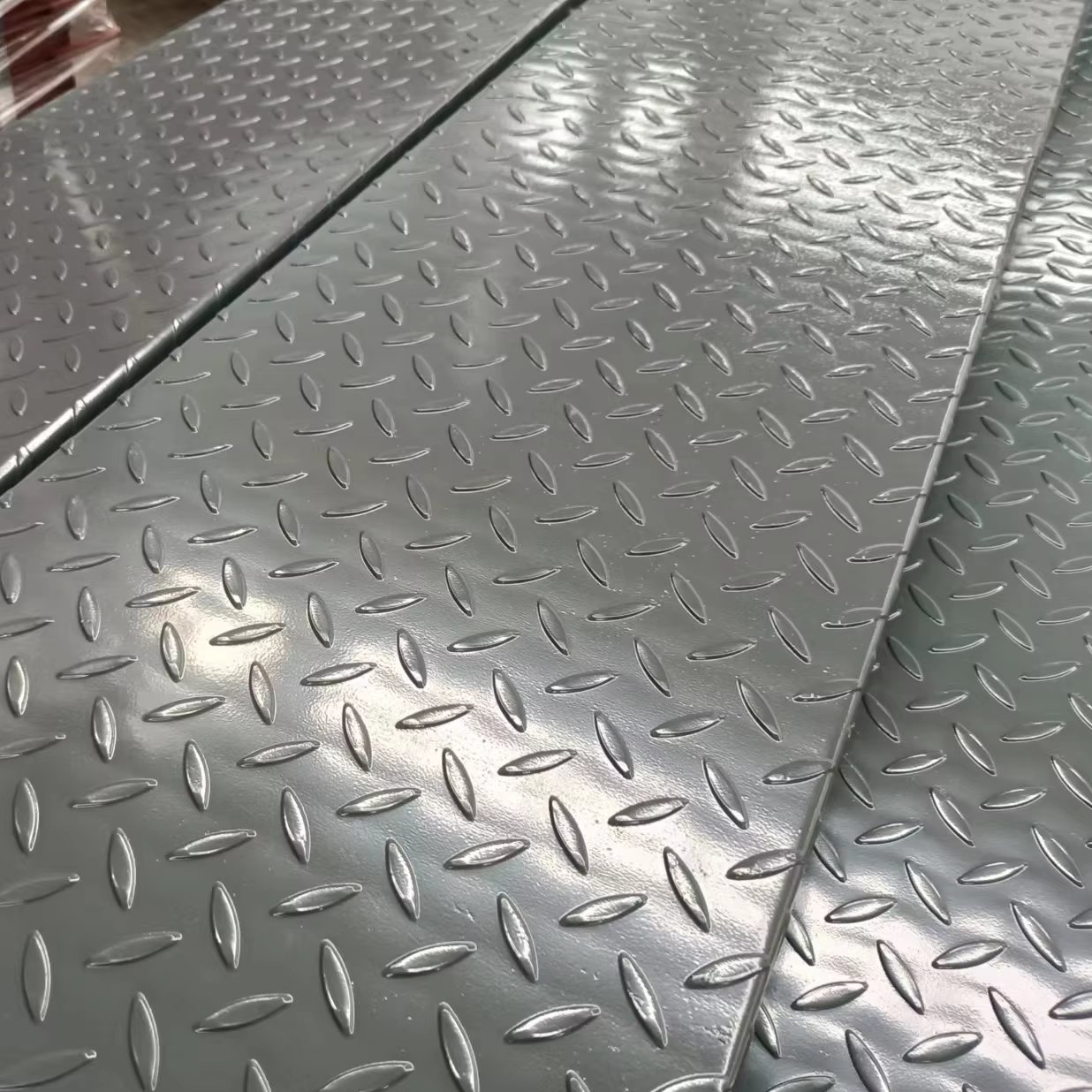 Embossed Aluminium Checkered Plate 5083 5052 Anti-Slip Aluminum Plate