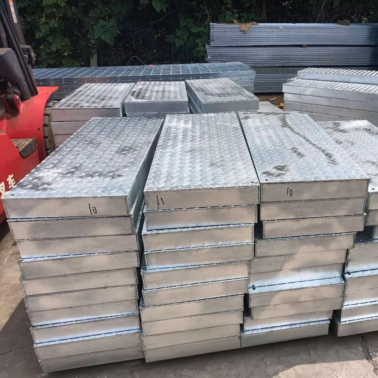 Embossed Aluminium Checkered Plate 5083 5052 Anti-Slip Aluminum Plate