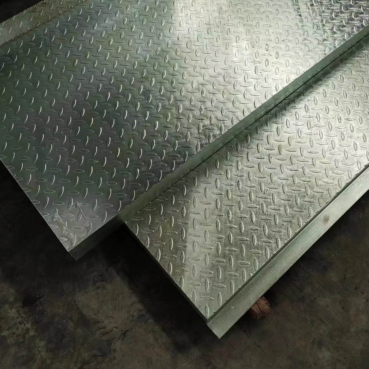Embossed Aluminium Checkered Plate 5083 5052 Anti-Slip Aluminum Plate