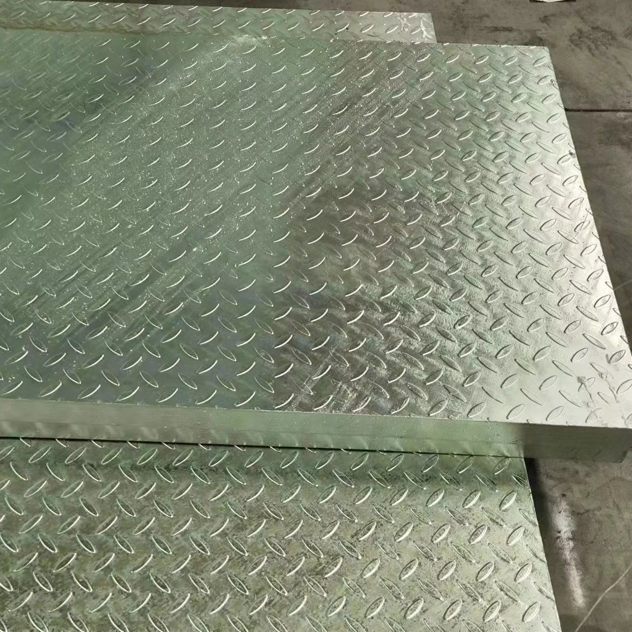 Embossed Aluminium Checkered Plate 5083 5052 Anti-Slip Aluminum Plate