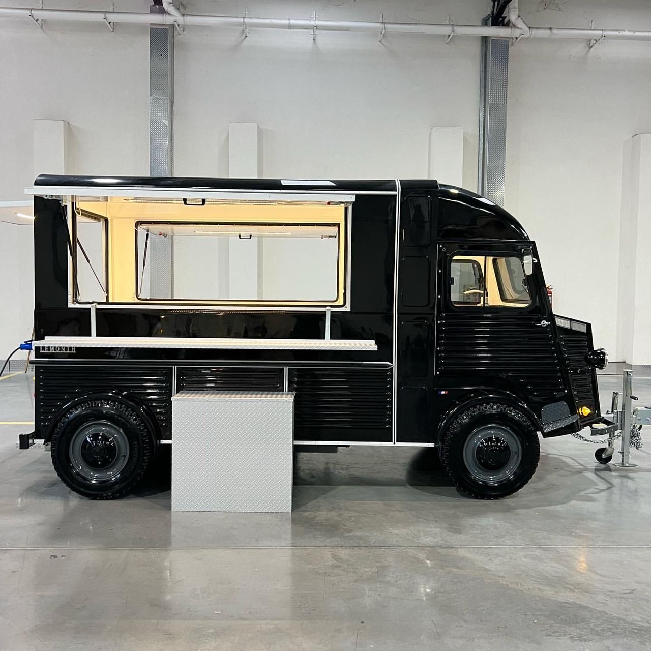 High Quality New Design Fully Equipped Food Trailer Ready For Export