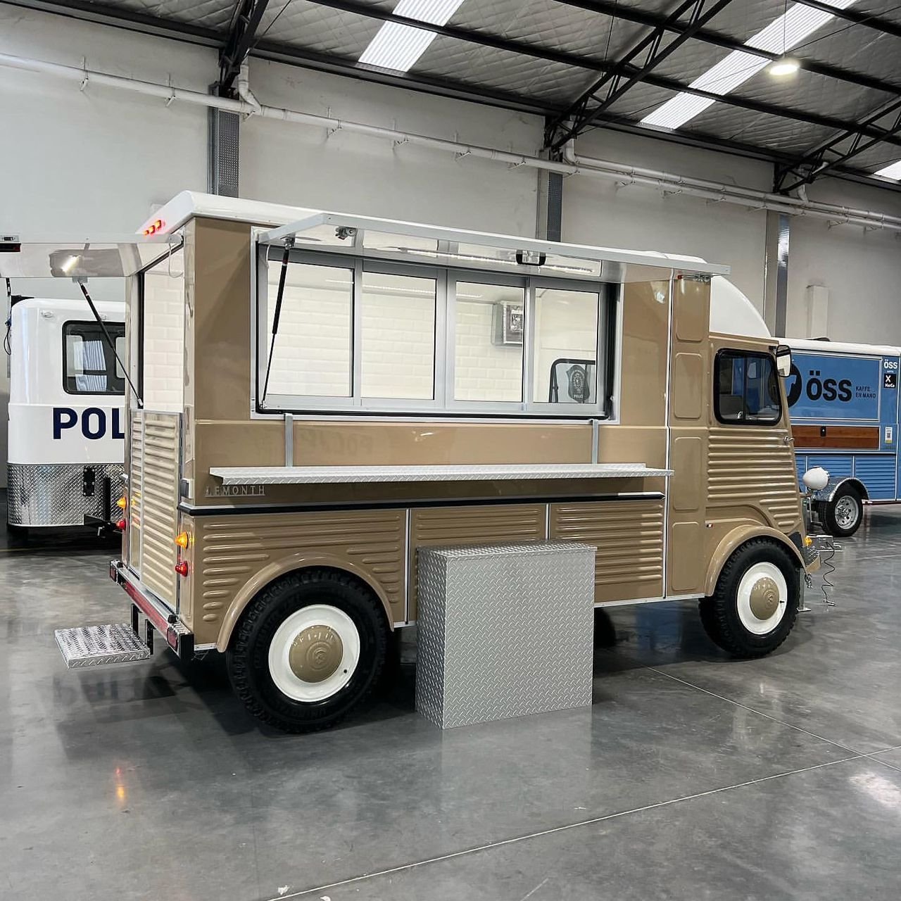 High Quality New Design Fully Equipped Food Trailer Ready For Export