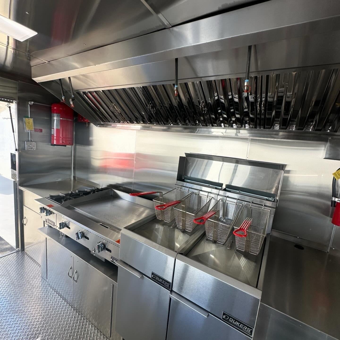 New Mobile Modern Fast Food Vending Trailer Truck / Wholesale Price Food Trucks Mobile Food Trailer Crepe Mobile Solar Van