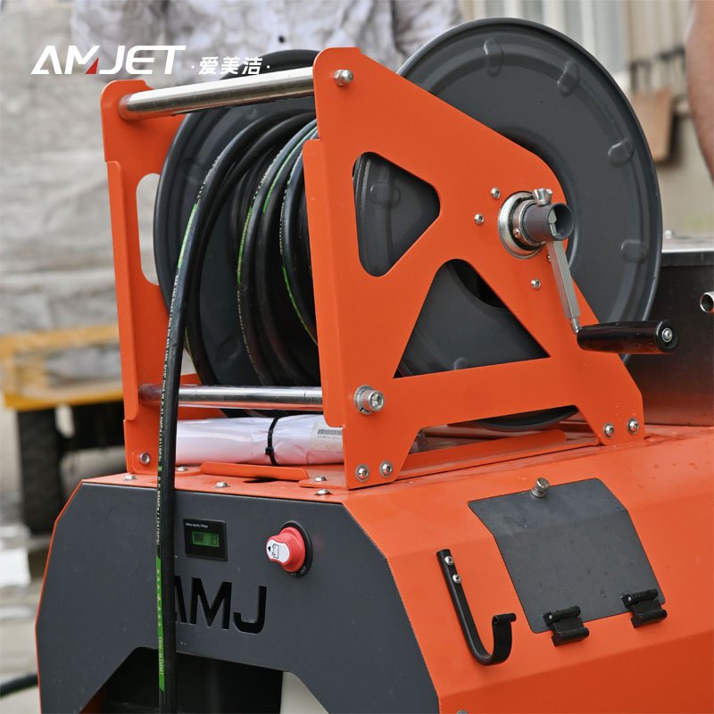 200bar 20lpm Pipe Cleaning Machine, Engineered for Curved Pipes, Offering Superior Sewer Maintenance and Unblocking Efficiency