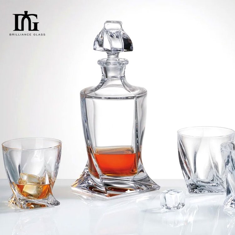 Customized Hot Sale Wholesale Bottles Glassware Packaging Bulk Sale Glass wine Bottle