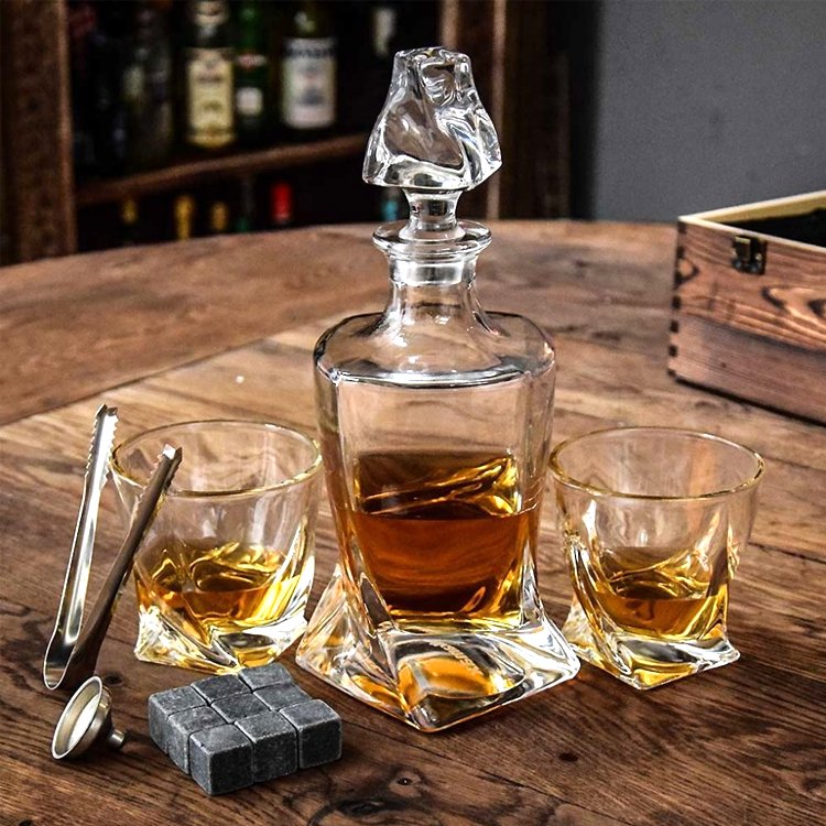 Customized Hot Sale Wholesale Bottles Glassware Packaging Bulk Sale Glass wine Bottle