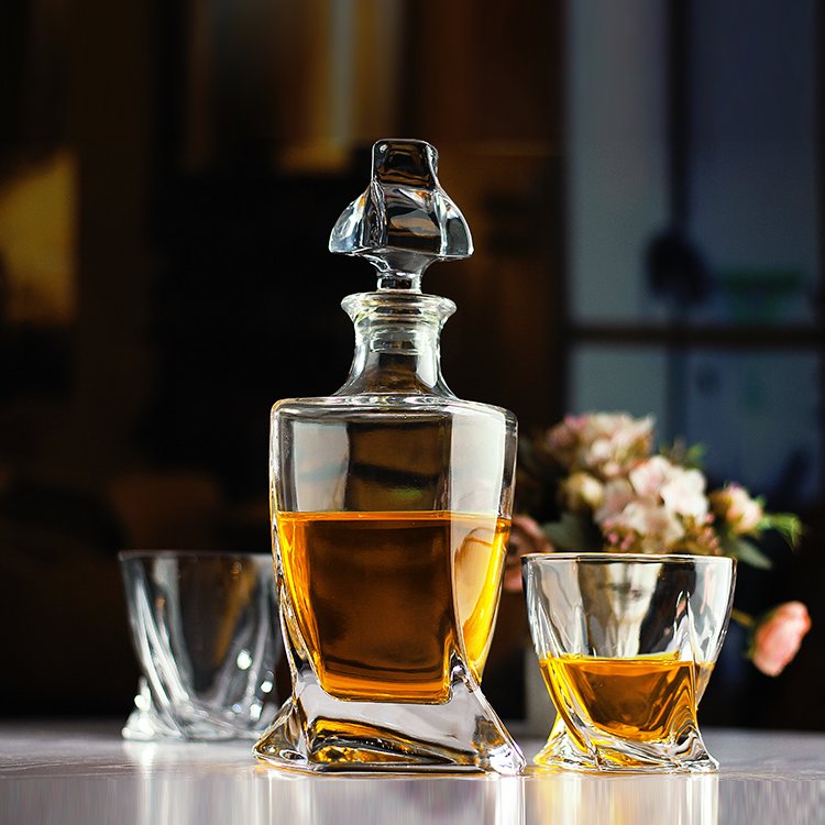 Customized Hot Sale Wholesale Bottles Glassware Packaging Bulk Sale Glass wine Bottle
