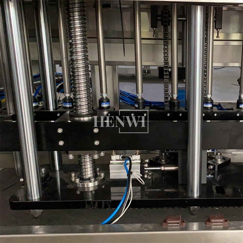 Henwi 8 Nozzles Constant Temperature Filler Automatic Thick Cream Gel Wax Keep Heat Balm Oil Candle Ointment Filling Machine