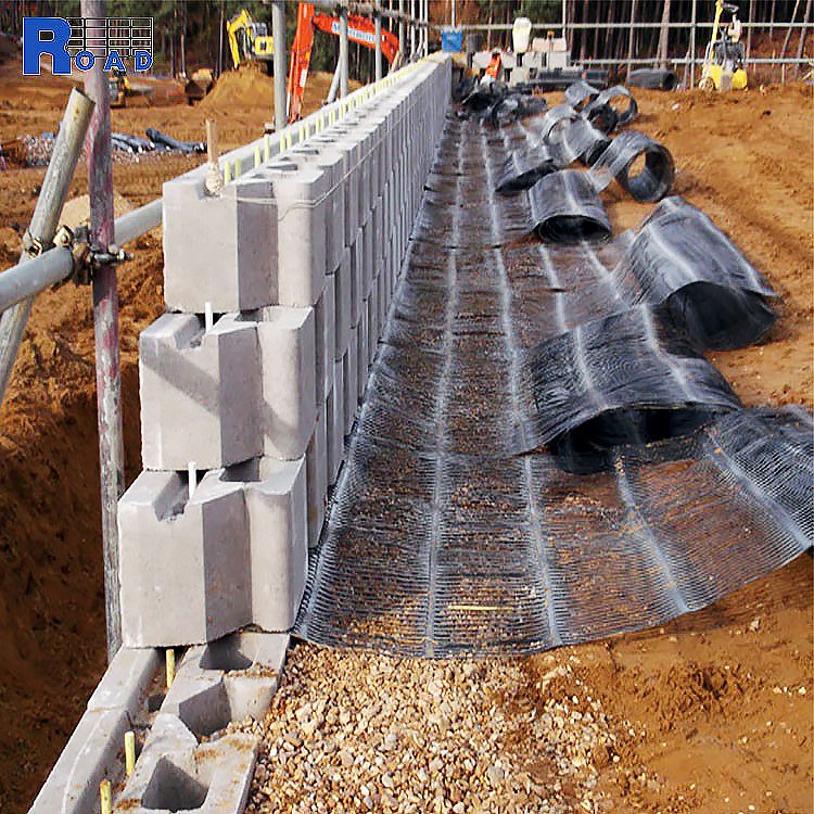 High strength 50kn/80kn/110kn/120kn/ geogrid for road construction