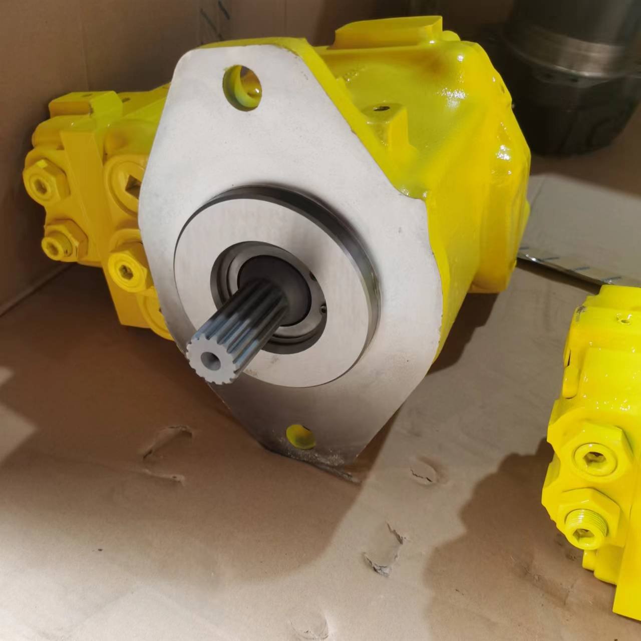 KOBELCO YN10V00014F2 SK235-6 HYDRAULIC PILOT GEAR PUMP YN10V00014F3 YN10V00014F1 KPM K3V112DTP