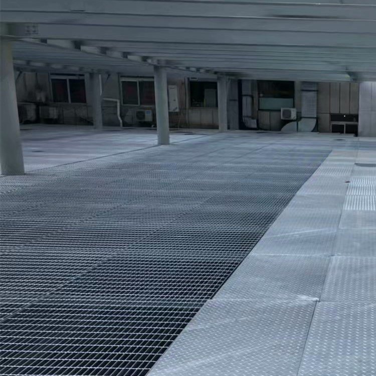 Galvanized Steel Grid Plate Outdoor Safety Steel Grating Step with Lattice Frame