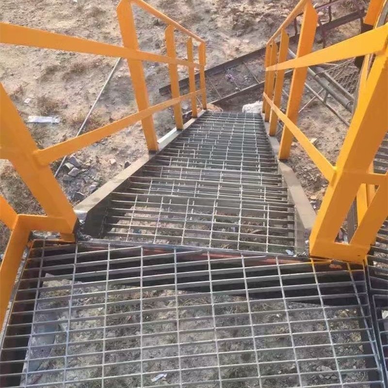 Galvanized Steel Grid Plate Outdoor Safety Steel Grating Step with Lattice Frame