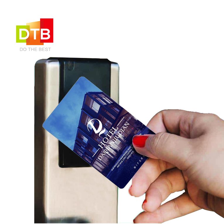 Customized Smart Chip Nfc Rfid Hotel Key Card 13.56mhz 1k 4k Plastic Pvc Access Card Wireless Automatic Room Key Card