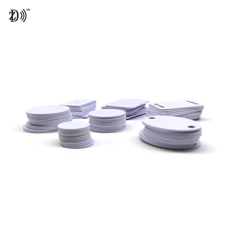 PVC RFID NFC Coin Tags Customized Size Printing 13.56MHz PVC Card NTAG213 RFID Tag