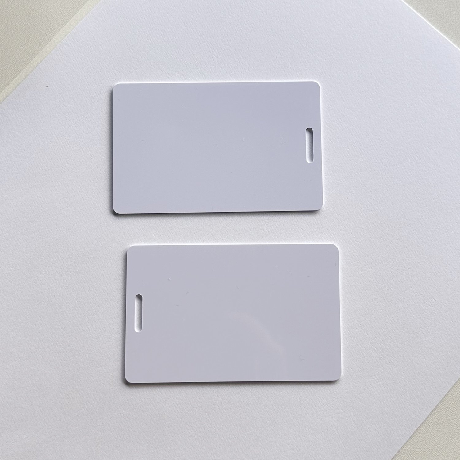 Smart pvc card with hole access control 125khz em id proximity or 13.56mhz ic rfid cards
