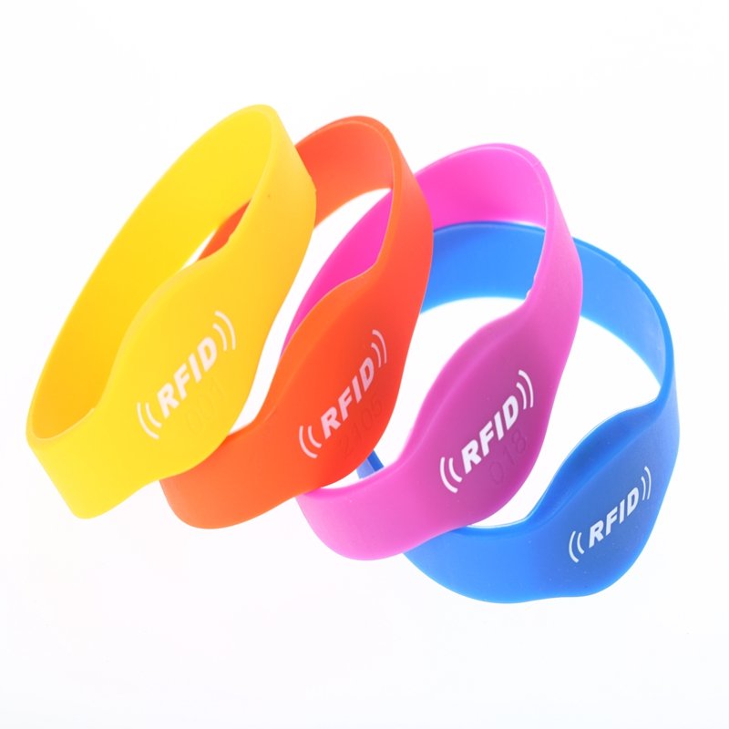 Wholesale 13.56MHz HF NFC Chip RFID Waterproof Silicone Wristband Festive Access Control Card Bracelet with Free Samples