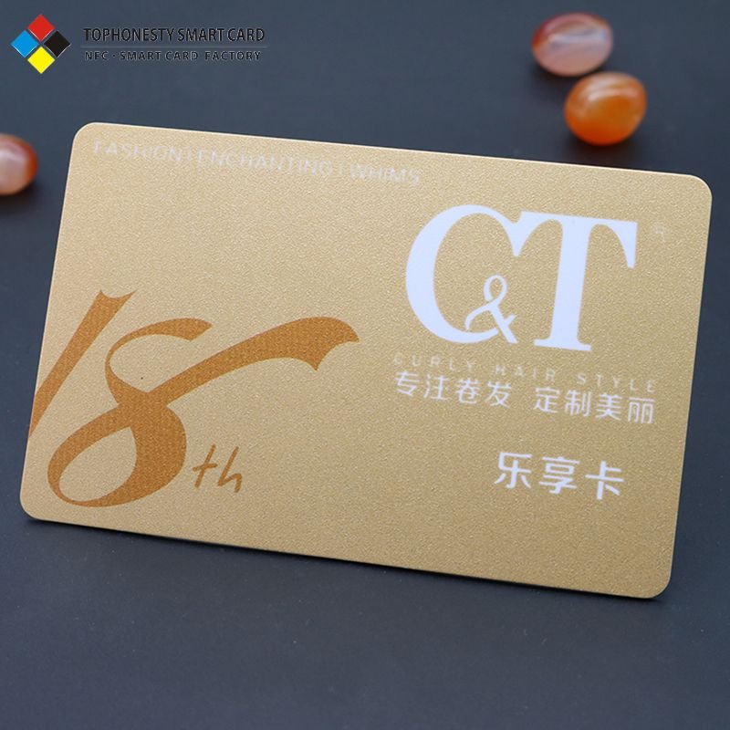 Customized PC PVC Gift Vip Loyalty Membership Card With Barcode And Qr Code 13.56Mhz decryption 101 track card