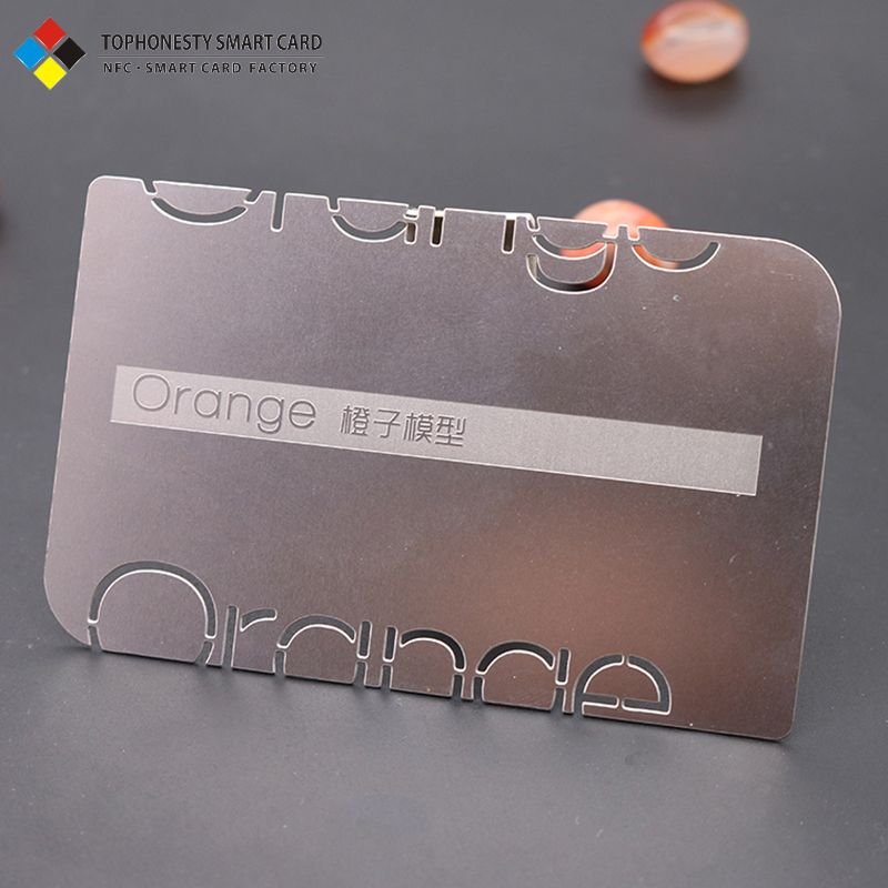 Customized PC PVC Gift Vip Loyalty Membership Card With Barcode And Qr Code 13.56Mhz decryption 101 track card