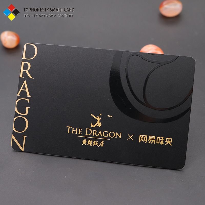 Customized PC PVC Gift Vip Loyalty Membership Card With Barcode And Qr Code 13.56Mhz decryption 101 track card