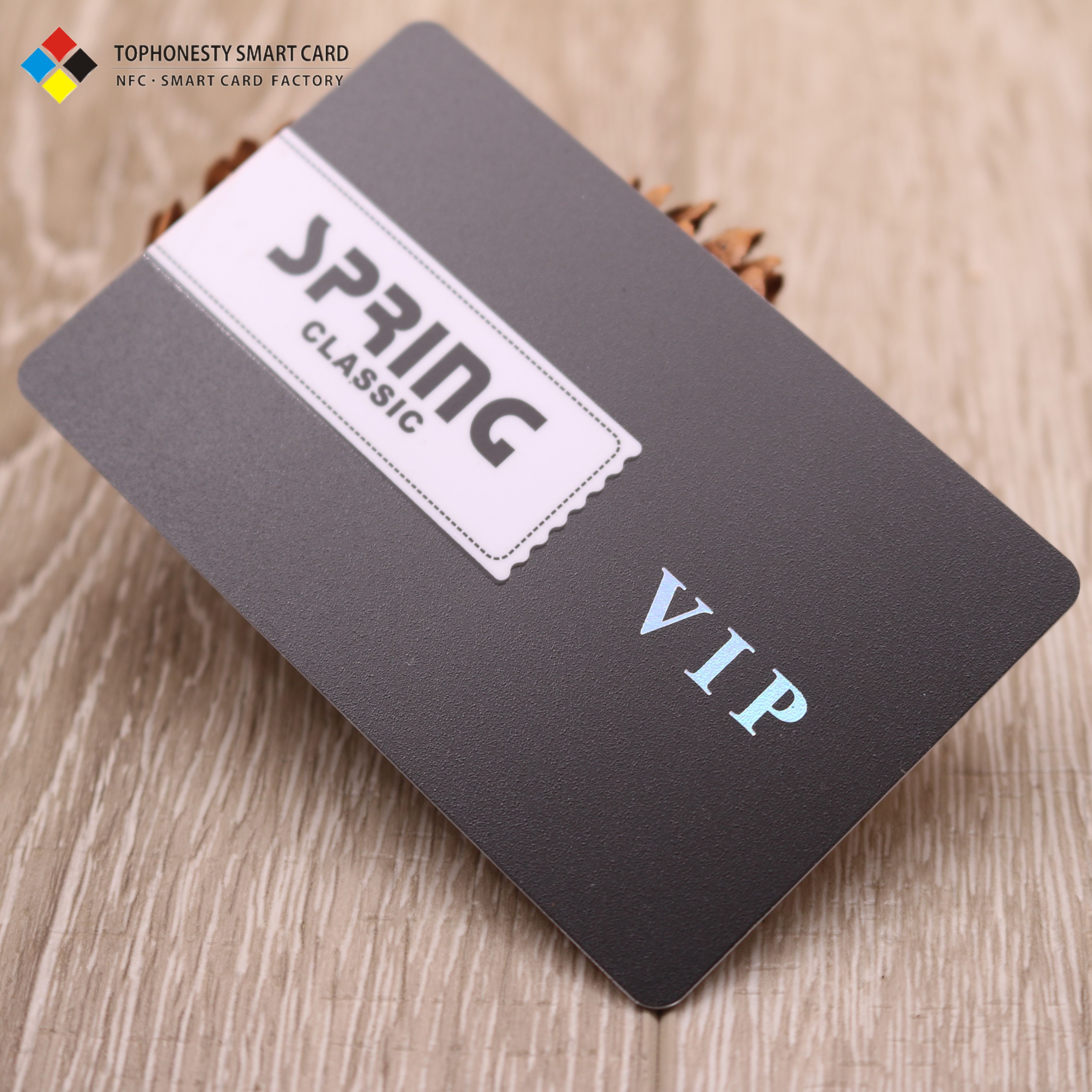 High end Logo Waterproof Ntag213 Pvc Membership Gift Card Luxury Business Card With Embossed Numbers And Chip