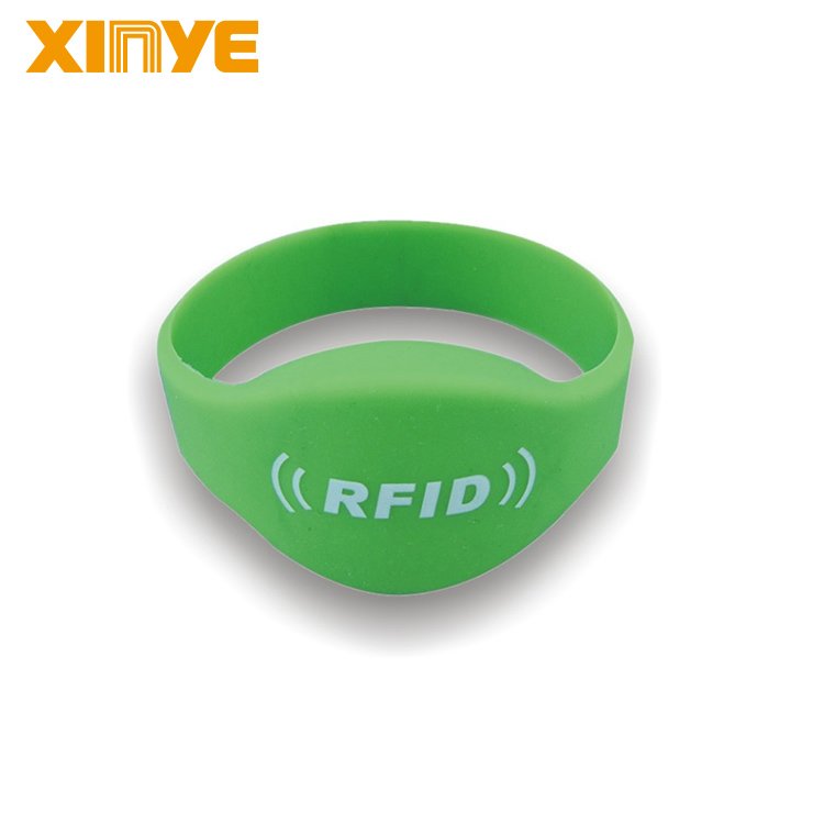 Customized sillicon bracelet rfid wristbands uhf rfid long range silicone wristband