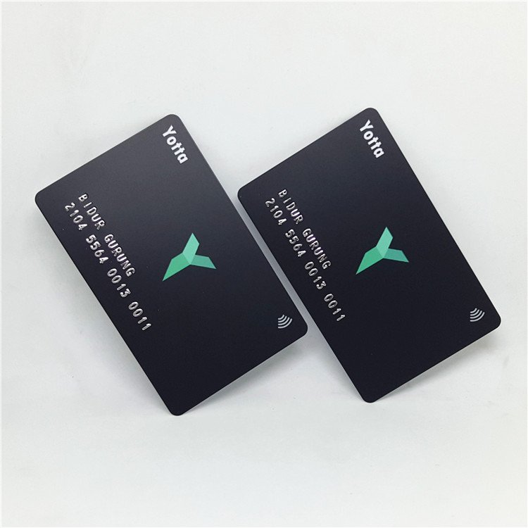 Customized UV Logo Matt NFC Social Media Card F08 IC Business Card RFID PVC Smart Card