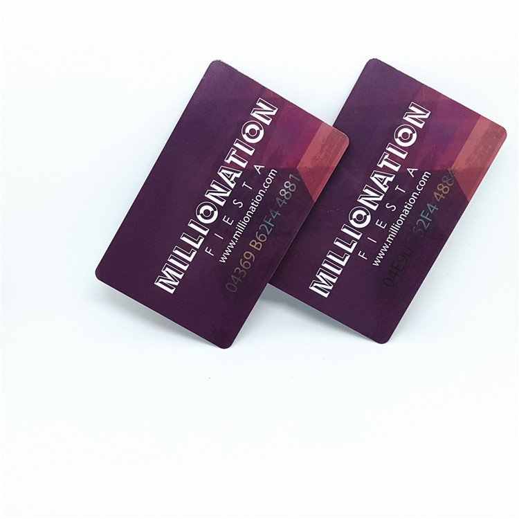 Customized UV Logo Matt NFC Social Media Card F08 IC Business Card RFID PVC Smart Card