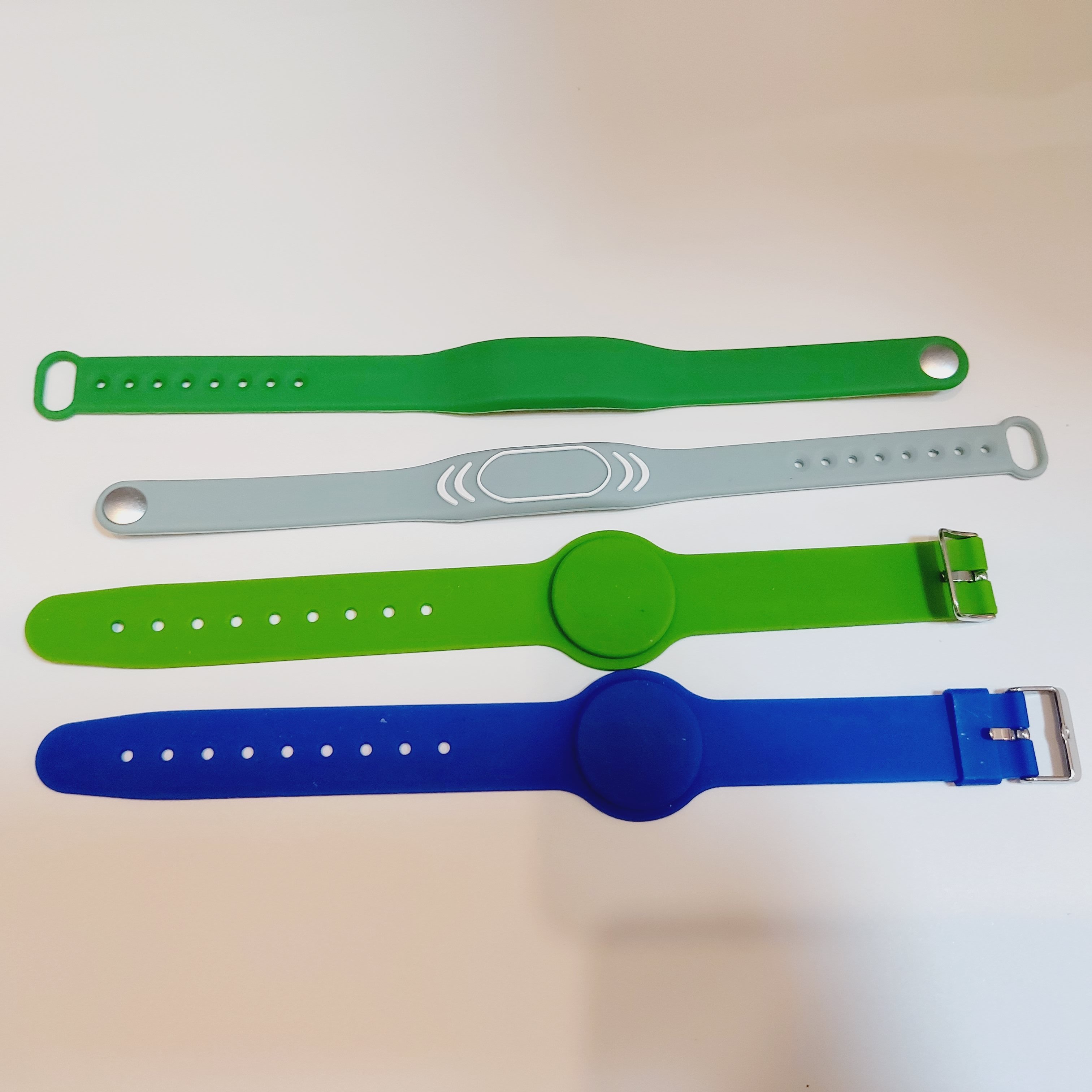 Best Price Nfc Passive Watch Wristband 915Mhz Remote Access Control prevent human body interference Rfid silicone Card Wristband