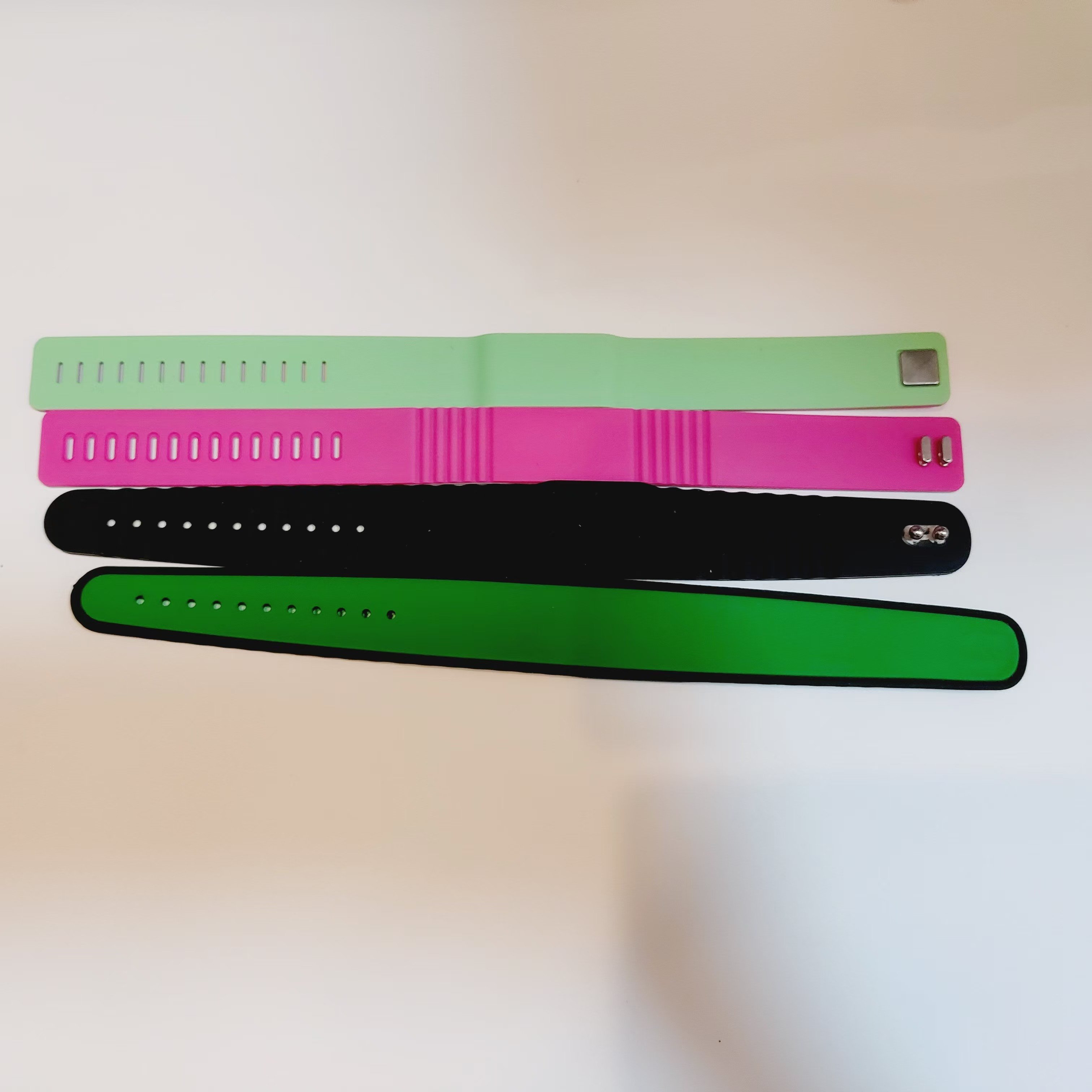 Best Price Nfc Passive Watch Wristband 915Mhz Remote Access Control prevent human body interference Rfid silicone Card Wristband