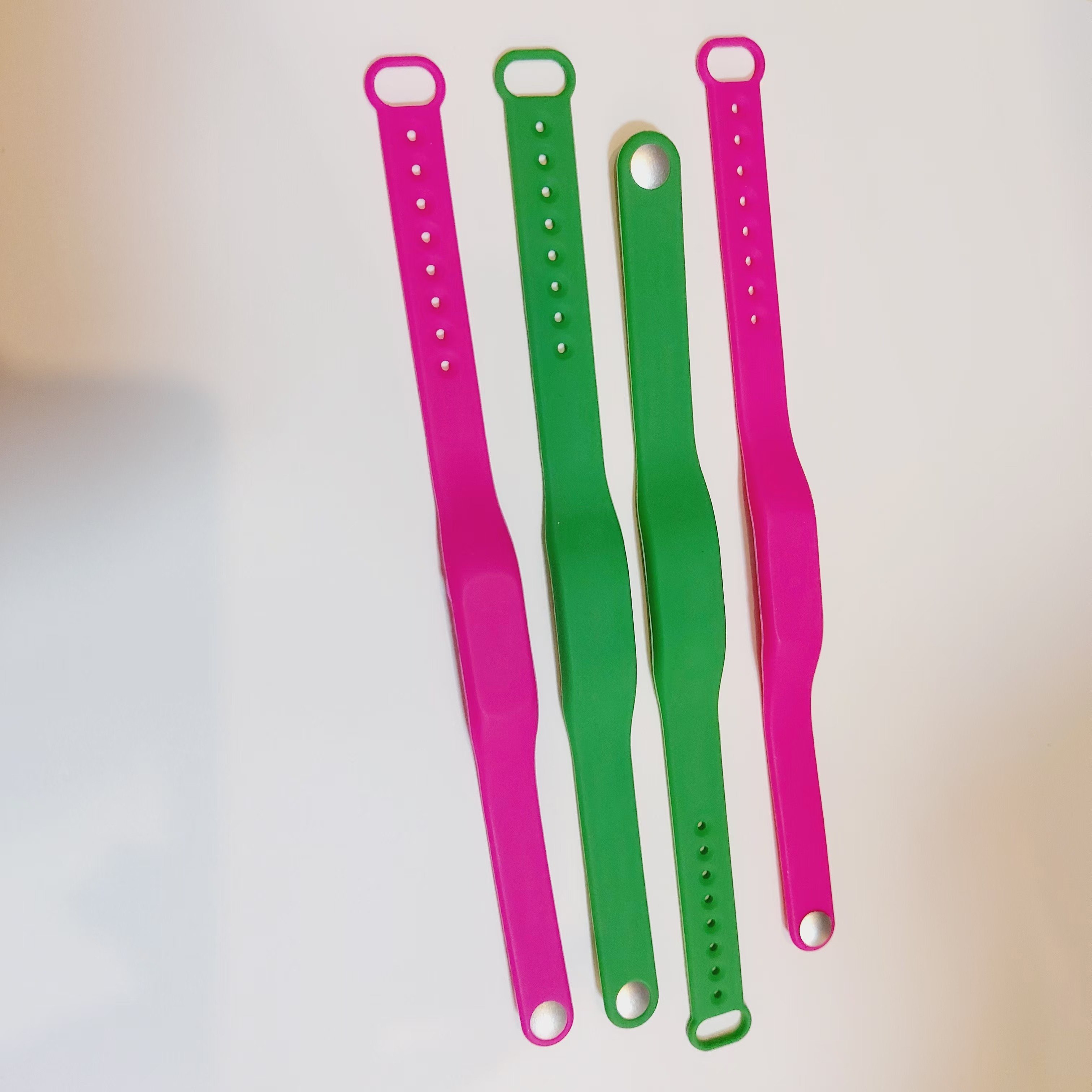 F08 silicone wrist strap RFID rubber waterproof wristband Custom IC silicone wrist band RFID bracelet wrist card