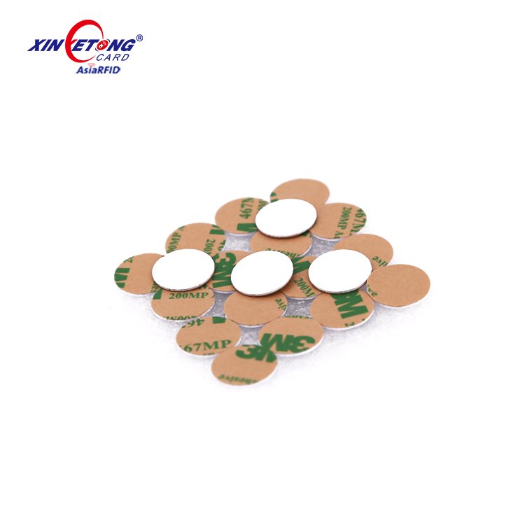NFC Tag 213 144 Bytes RFID Round Tag Adhesive Label Sticker NFC PVC White Blank Card 13.56mhz HF RFID Coin Tag