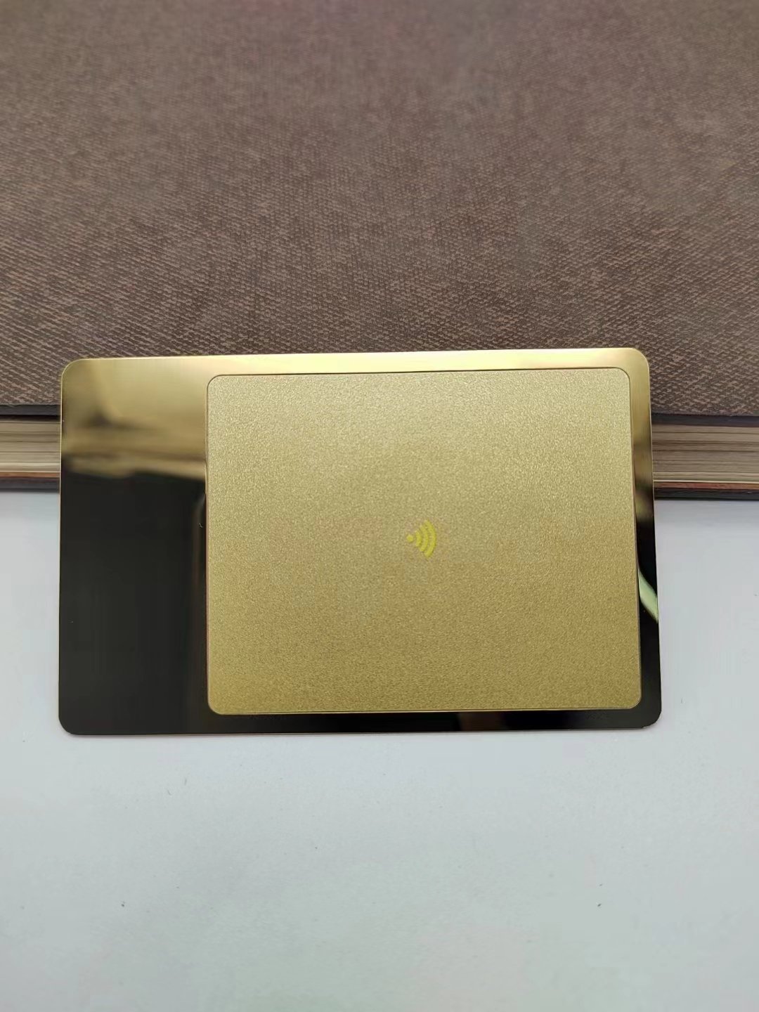Hot Selling Premium Blank Brushed Gold Nfc Metal Card Laser Nfc Luxury Metal Vip Business Cards