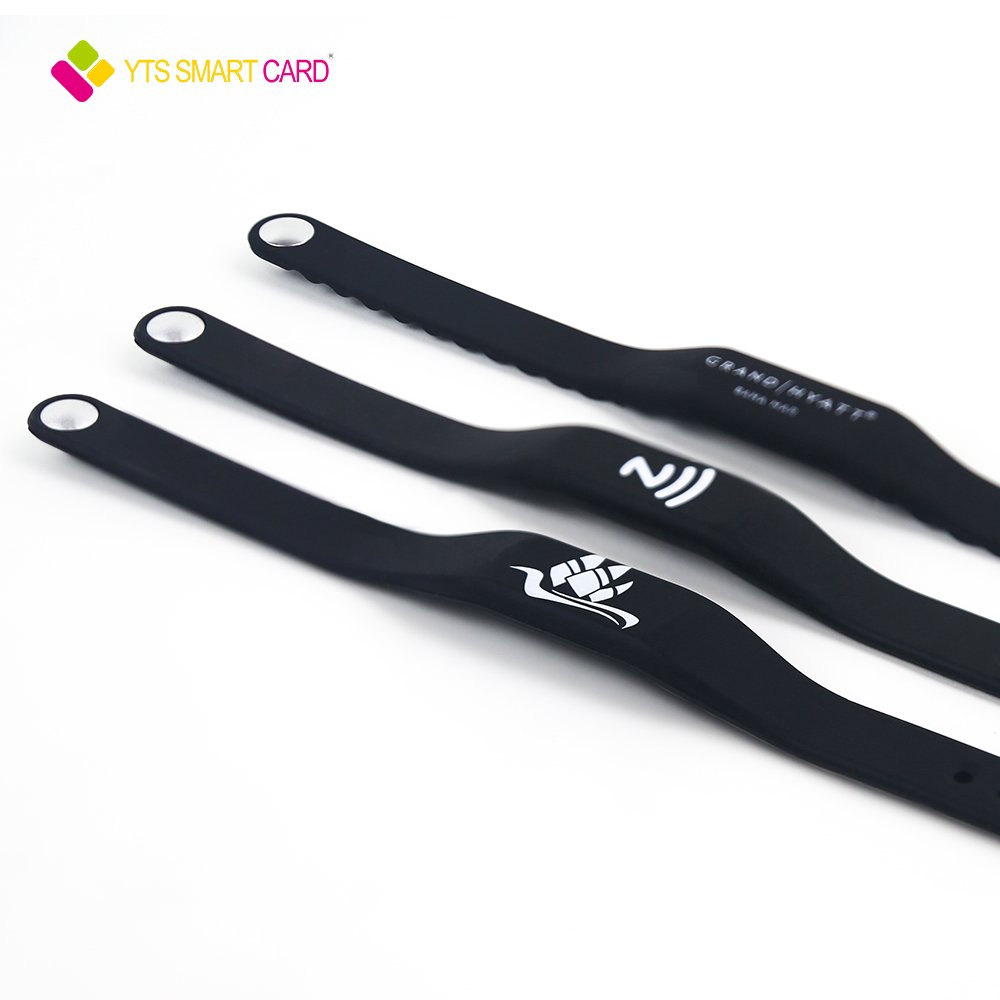YTS Hot selling Custom Logo Waterproof wristband smart rfid nfc access control cards
