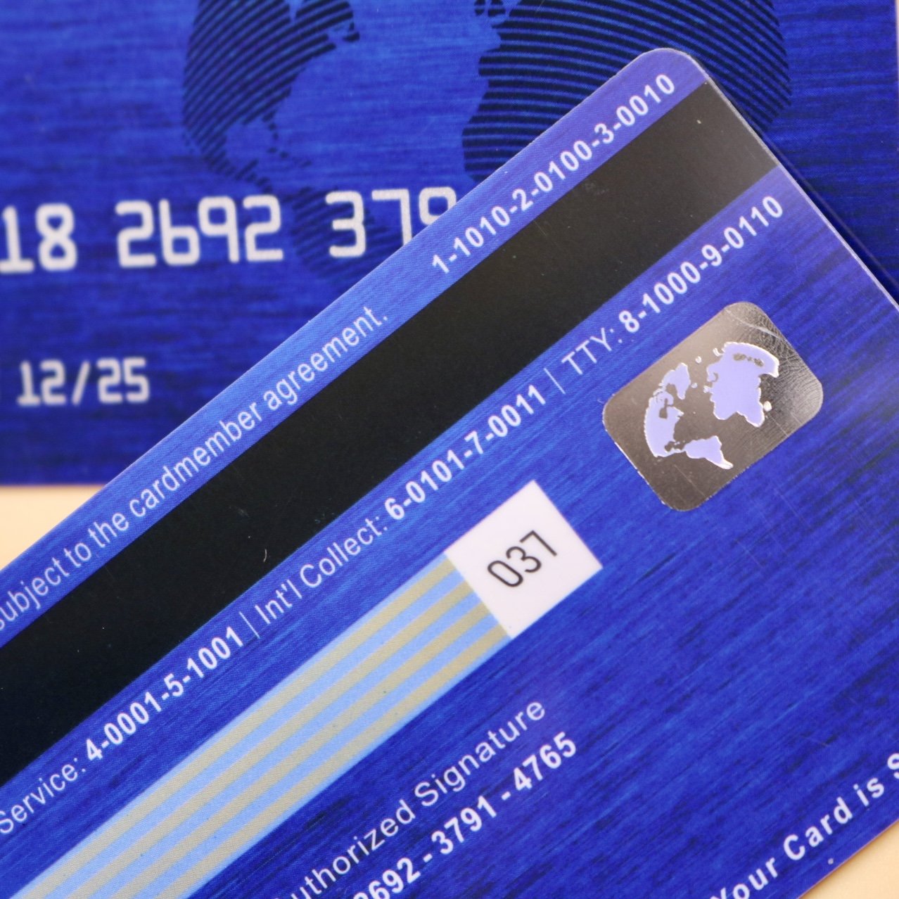 Shenzhen High Security Smart Card Accessory CR80 PVC Magnetic Strip sle5528 Contact NFC RFID 860-960MHz Waterproof PET Plastic